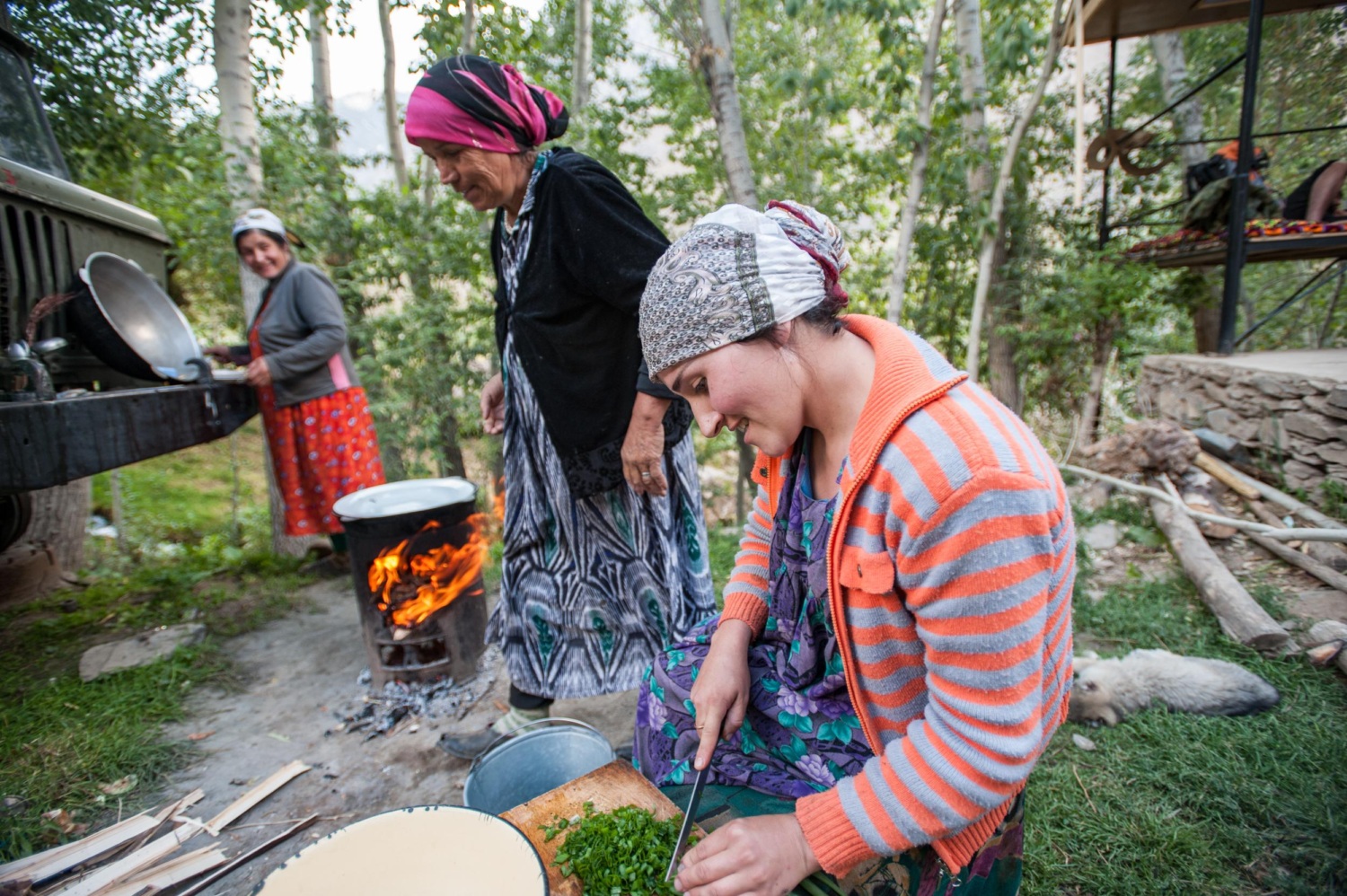 Family cooking in Tajikistan
